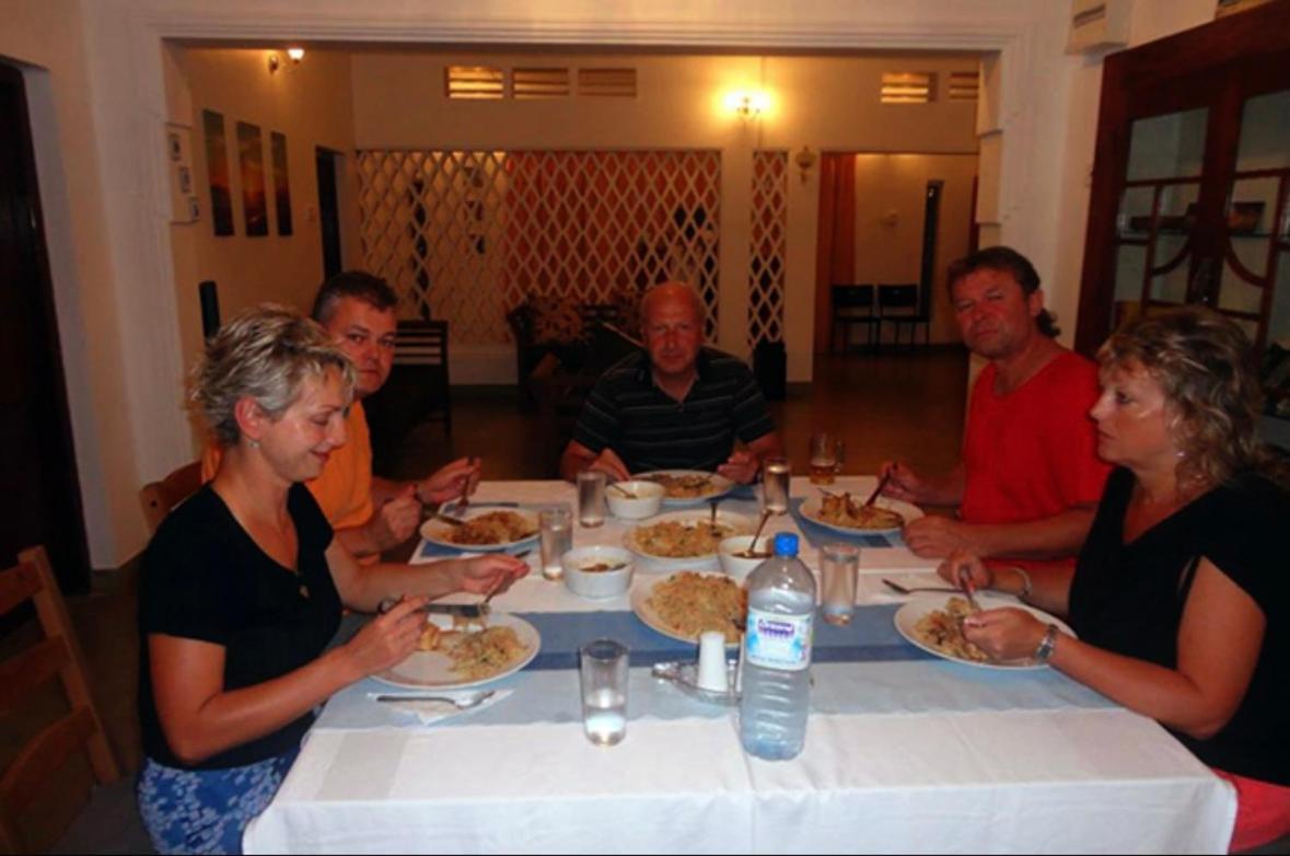 Dions Guest House Negombo Ngoại thất bức ảnh