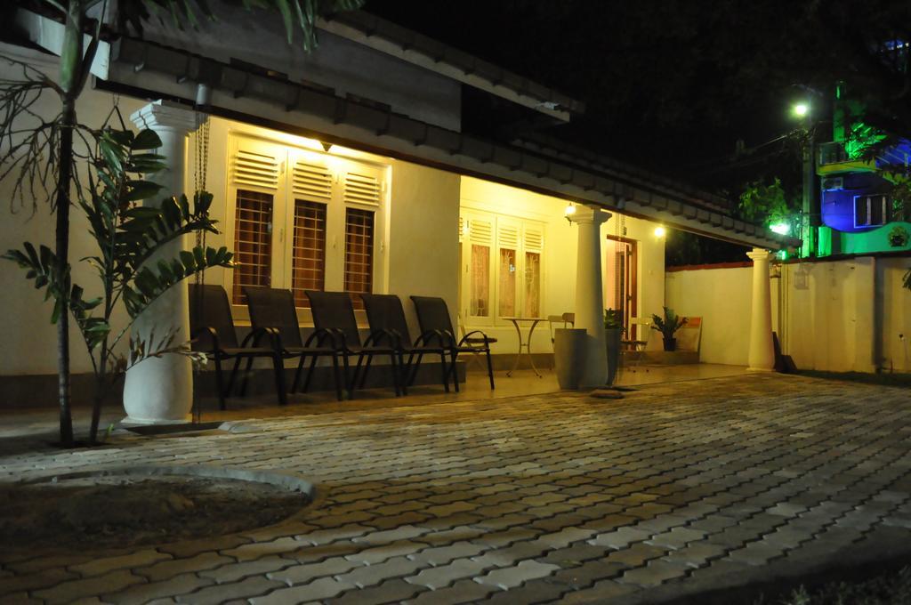Dions Guest House Negombo Ngoại thất bức ảnh