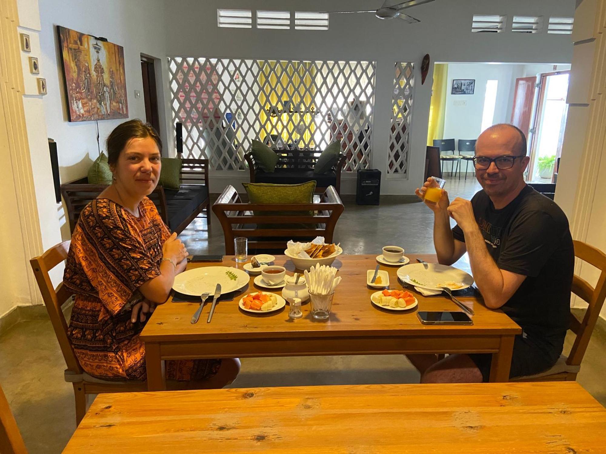 Dions Guest House Negombo Ngoại thất bức ảnh