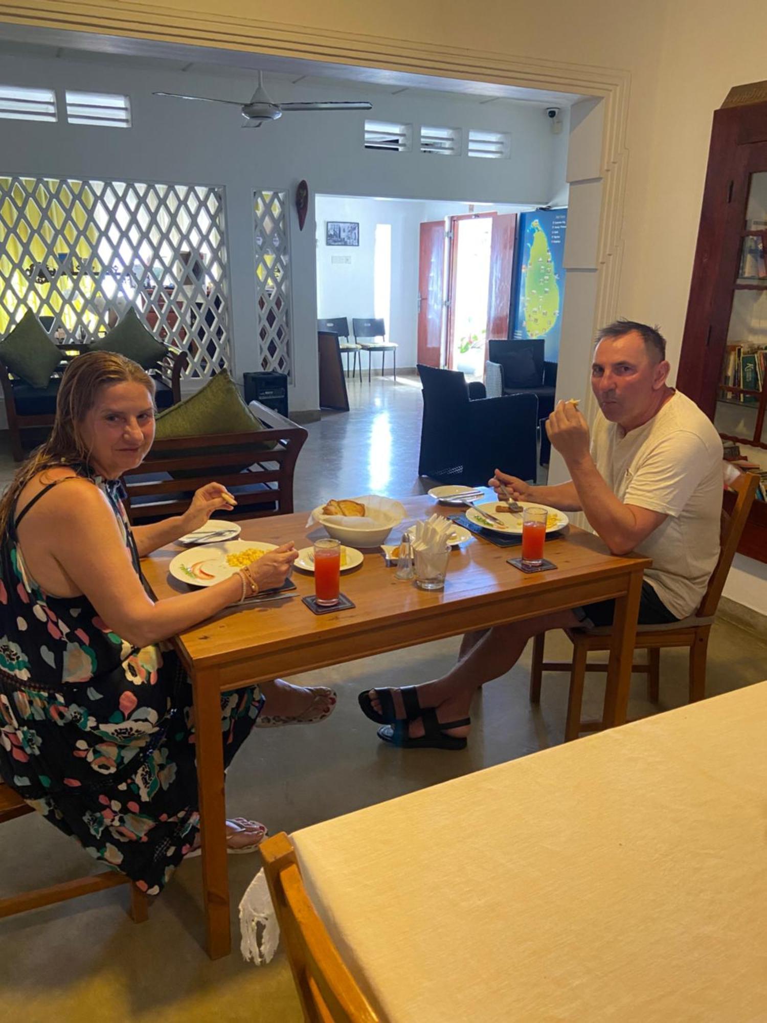 Dions Guest House Negombo Ngoại thất bức ảnh