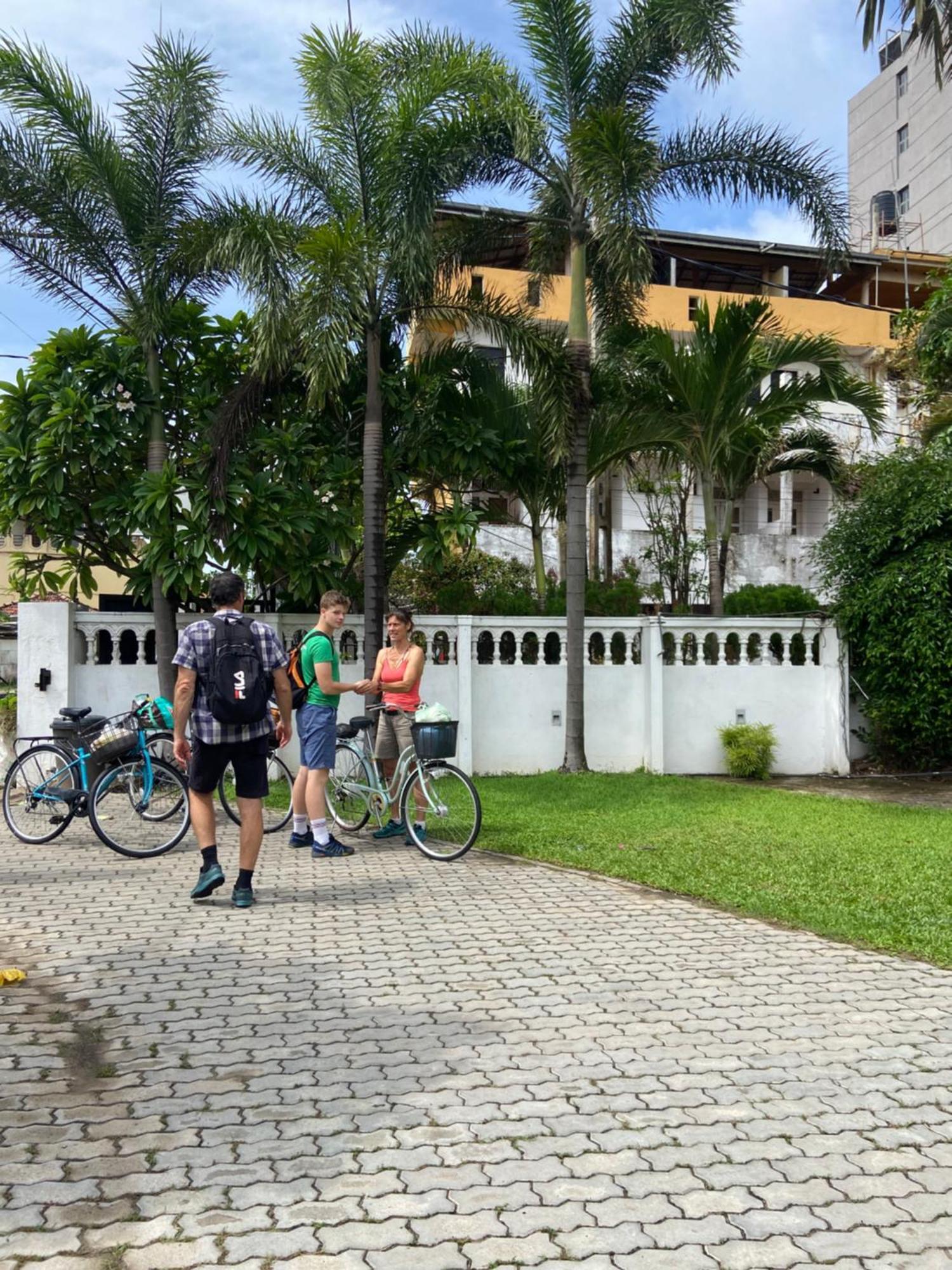 Dions Guest House Negombo Ngoại thất bức ảnh