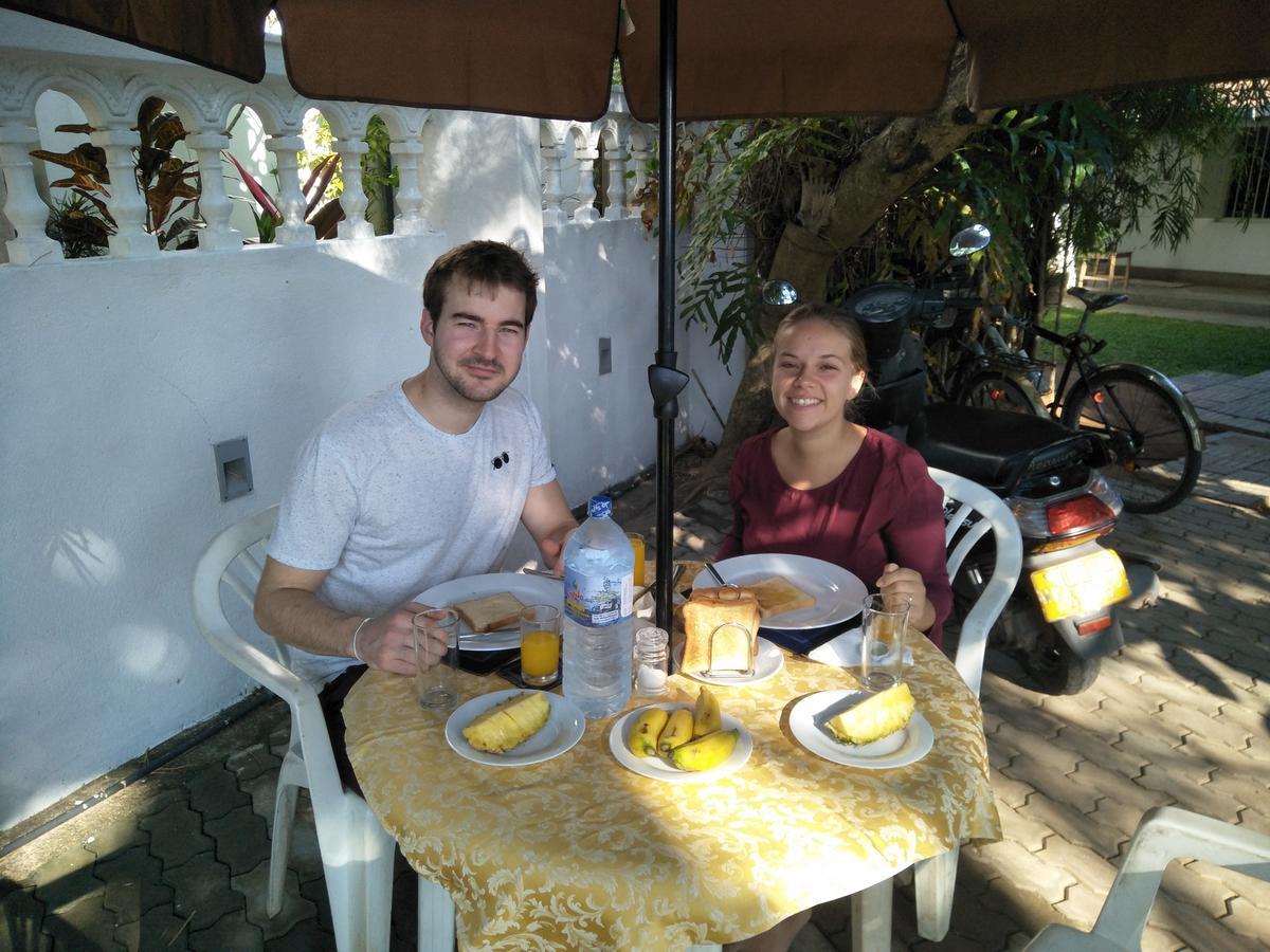 Dions Guest House Negombo Ngoại thất bức ảnh