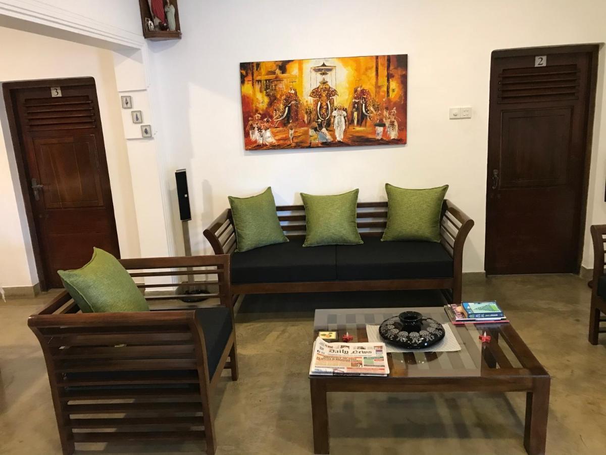 Dions Guest House Negombo Ngoại thất bức ảnh